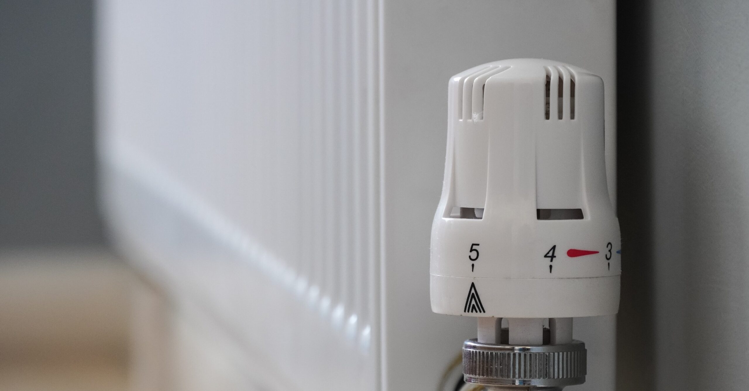 Radiator uk electrical cable plug and light
